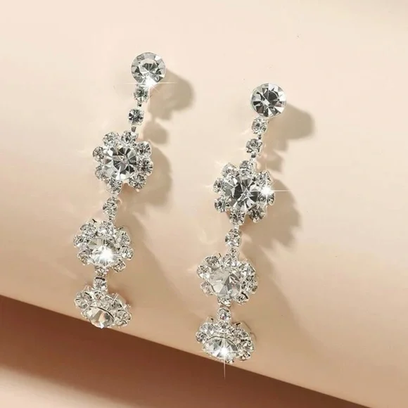 Rhinestone Decor Earrings - Picture 2 of 2